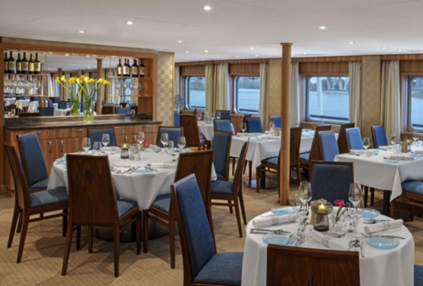 Viking River Cruises Viking Sineus Neva Restaurant.png